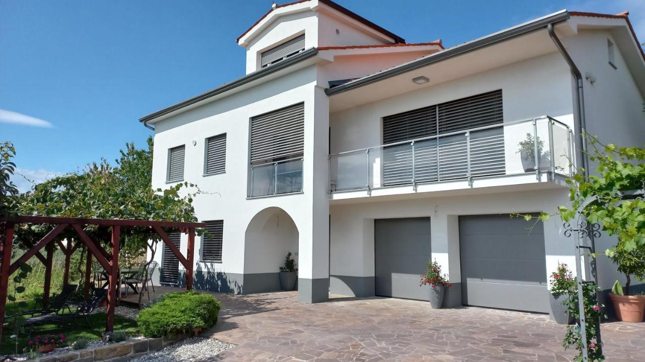 Apartma Nona Roza Zgornje Skofije Ngoại thất bức ảnh