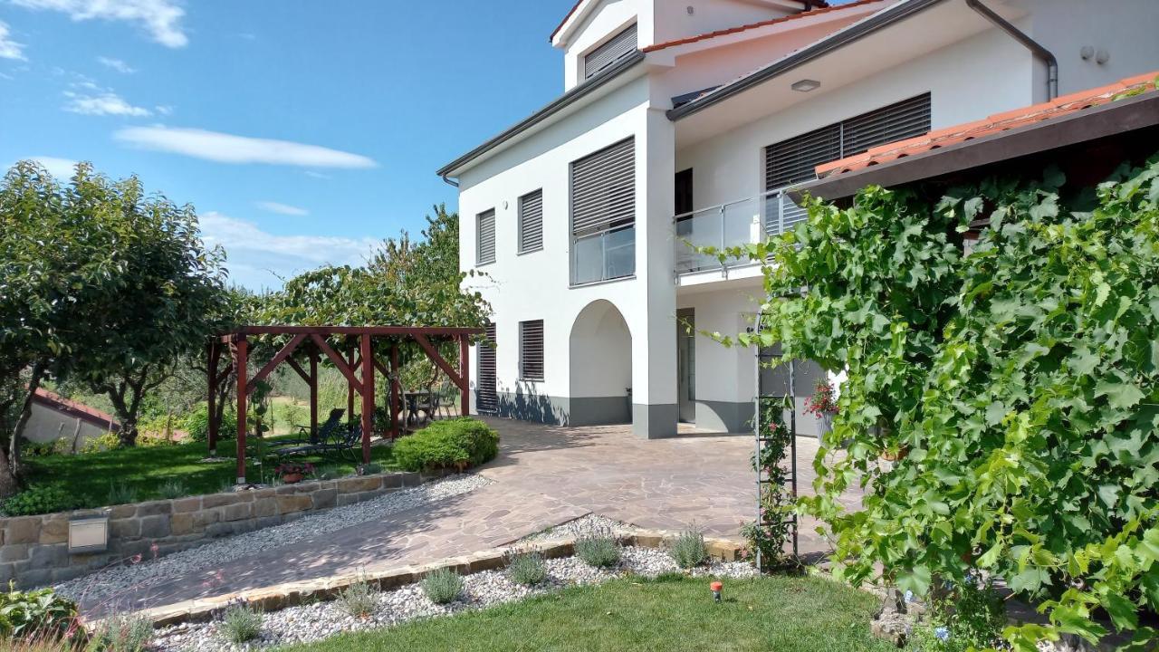 Apartma Nona Roza Zgornje Skofije Ngoại thất bức ảnh