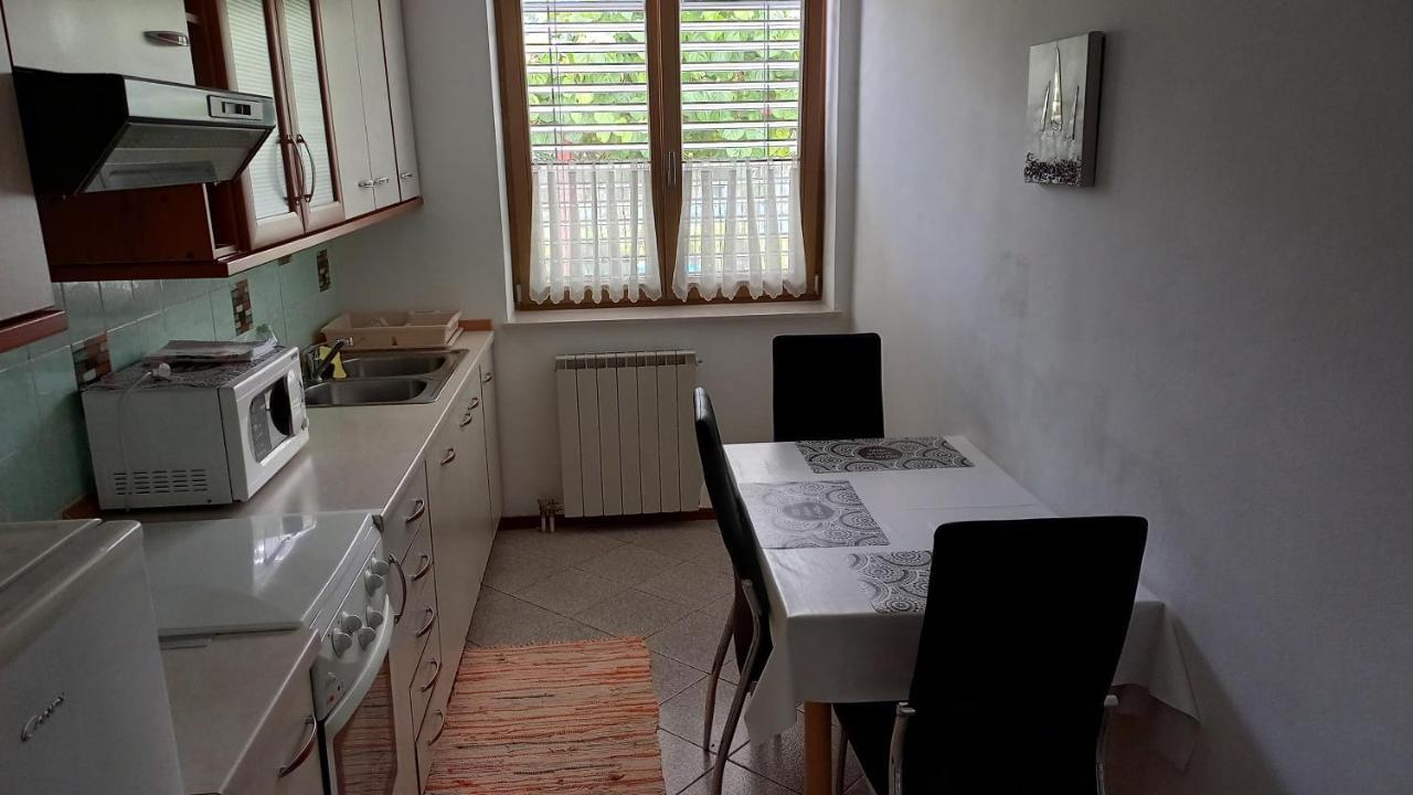 Apartma Nona Roza Zgornje Skofije Ngoại thất bức ảnh